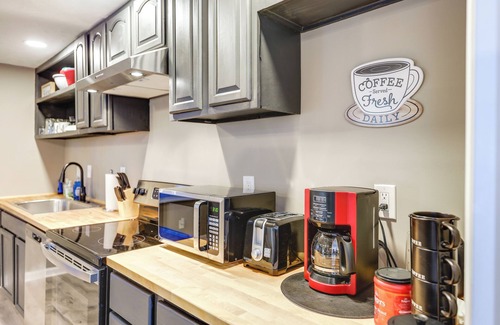 Newport Cottage | Cozy Newport Cottage Near Stadiums & Downtown