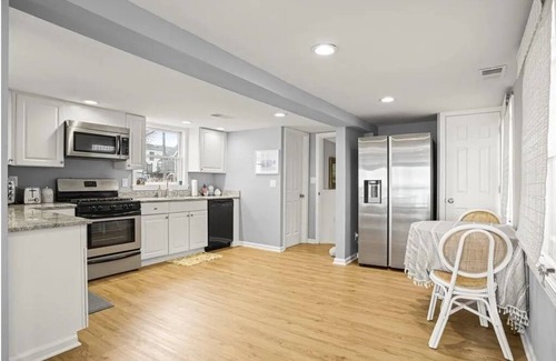 Devon House | Cozy Ocean Front Retreat with Private Beach!