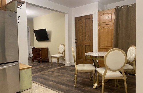Dorval Apartment | cozy one bedroom apartment located in heart of dorval