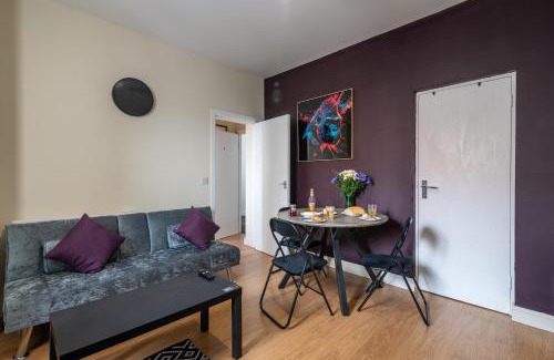 Adamsdown Apartment | Cozy One Bedroom - Cardiff City Centre Apartment