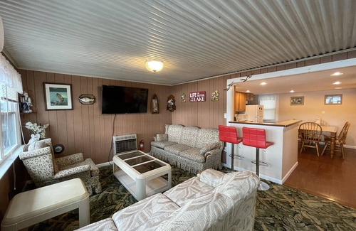Lake Ariel House | Cozy Peaceful 75' Lakefront House on Lake Henry! THIS WEEKEND PROMO