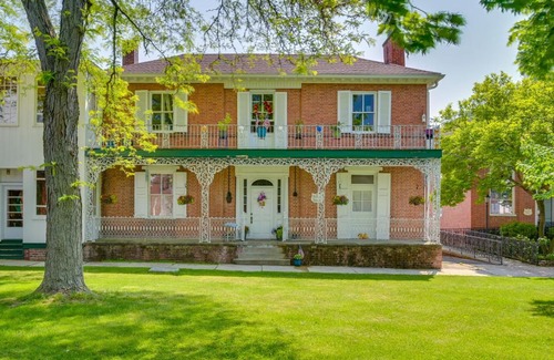 Historic Downtown Bedford Apartment | Cozy Pennsylvania Retreat Near Hiking and Golfing!