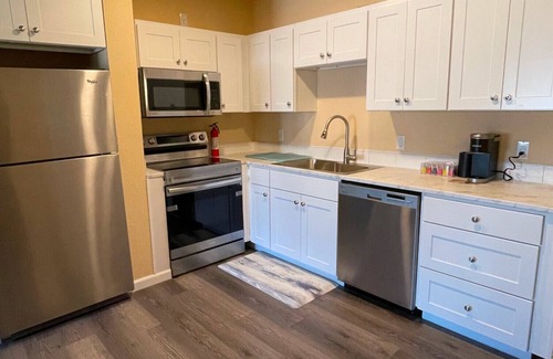 Columbia City House | Cozy, pet friendly, 2 bedroom suite in S. Seattle