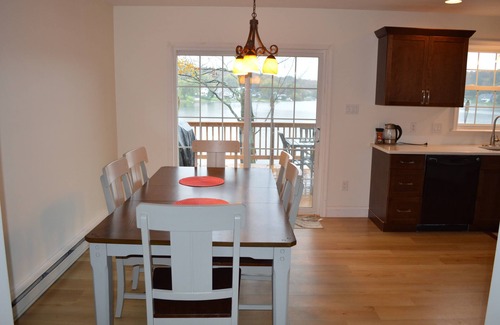 Mt Cobb House | Cozy Pocono Lakefront Mid-Term Vacation Rental near Scranton. 30+ days only!