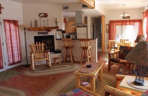 Pinetop-Lakeside Cabin | Cozy Pond-side Cabin