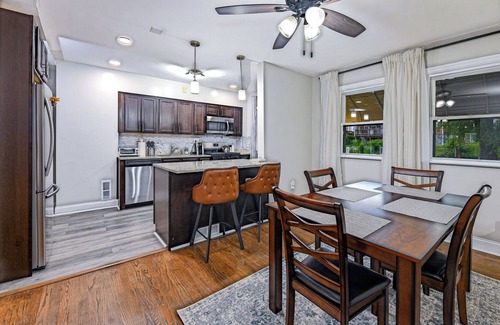 Loch Raven House | Cozy Private 2 Bedroom w/Shared Wash & Dryer by Golf Course, Univ, & Hospitals