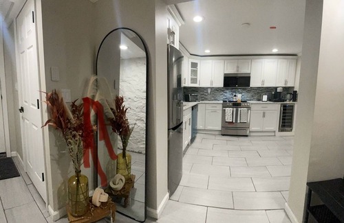 Greenville Apartment | Cozy private bedroom w-living room sofa bed w-central air and wifi. Beautiful!