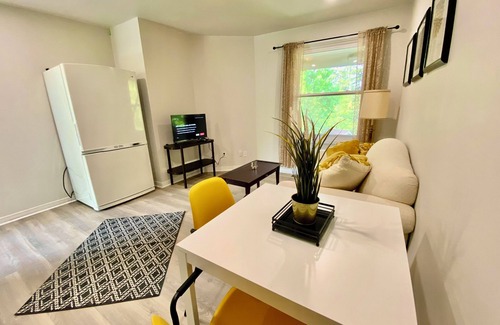Newmarket Apartment | Cozy private one bedroom suite