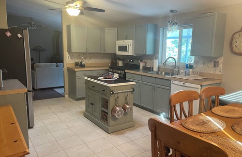 Cotopaxi House | Cozy private retreat in the Wet Mountains with 5 acres to roam on. Pet Friendly!