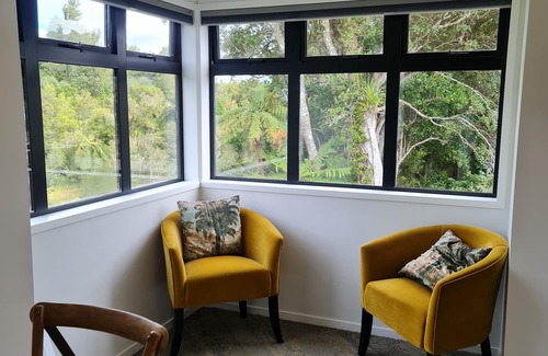 Pitone Apartment | Cozy private studio nestled amongst the Rainforest. Café and amenities onsite.