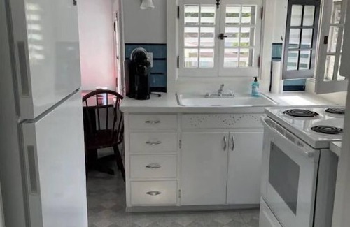 Medina Apartment | Cozy, Quaint, entire 1 Bedroom Apt.