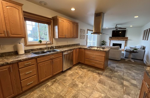 Grand Blanc House | Cozy & quiet Grand Blanc retreat near Fenton