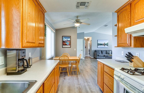 Redding House | Cozy Redding Retreat ~ 3 Mi to Downtown