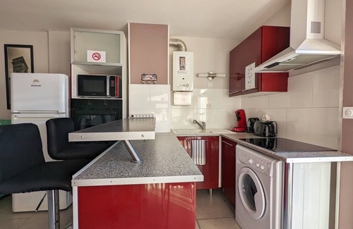 Cap d'Agde Apartment | Cozy renovated apartment with parking near port/beach, cleaning included