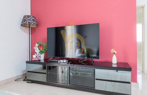 Seri Kembangan Apartment | Cozy Resort-Feel 3Bedroom-BBQ, Pool, Netflix 10pax
