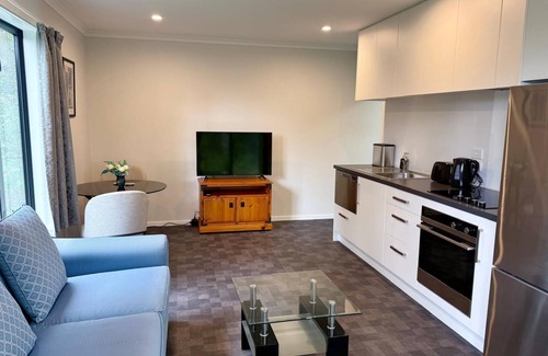 Springlands Cottage | Cozy Retreat in Nature just minutes from Town