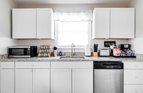 Richmond Condo | Cozy Retreat in Scott's Addition with Free Parking 4A