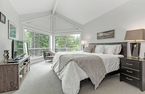 Whistler Cabin | Cozy Retreat just outside of Whistler Village
