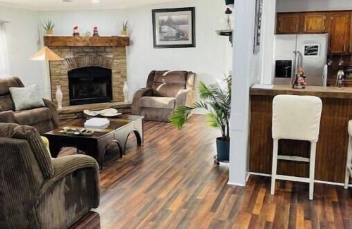 Bastrop House | Cozy Retreat On 3 Acres Of Landnn
