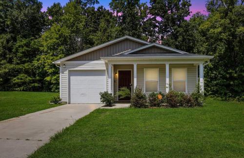 Burlington House | Cozy Retreat, Serene 4BR Ranch