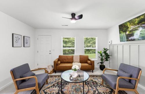 Burlington House | Cozy Retreat, Serene 4BR Ranch