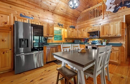 Ellijay Cabin | Cozy Riverfront Cabin w/Hot Tub & Fire Pit. Minutes to Downtown Ellijay