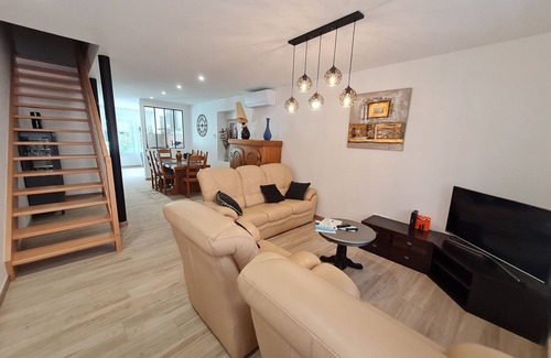 Raon-l'Etape Cottage | Cozy Riverside Getaway: 3-Bed Home with Balcony, Modern Amenities, Near Lakes & Skiing