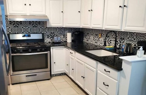 Canarsie Apartment | Cozy Rockaway Getaway near JFK Airport sleeps 4!