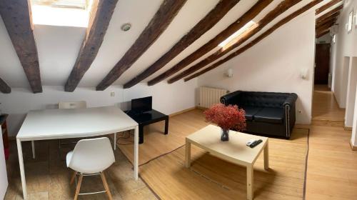 Malasana Apartment | COZY ROMANTIC MALASAÑA