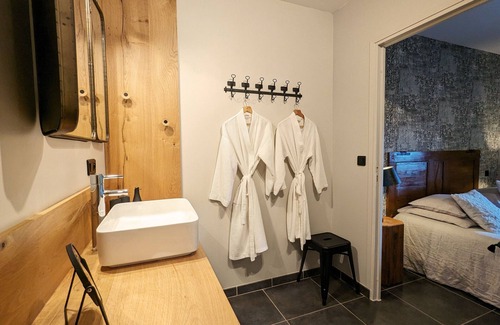 Saint-Privat-d'Allier Bed & Breakfast | Cozy room with wellness, parking, wifi - In the heart of Auvergne