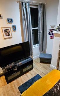 St. Leonard's House | Cozy Room