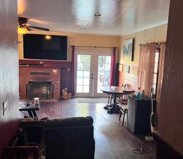 Downey Bed & Breakfast | Cozy Room In Downey