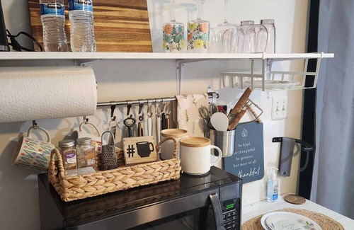 Lakeview House | Cozy room with free parking included"