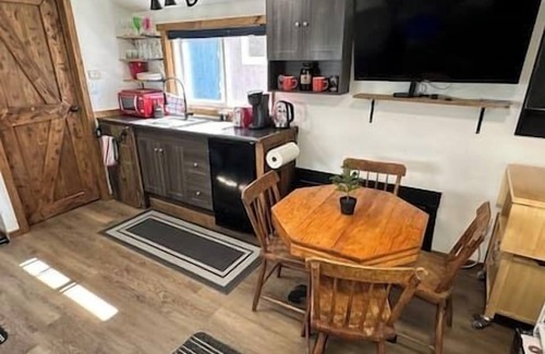 St. Stephen Apartment | Cozy Rustic Cabin w/Hot Tub