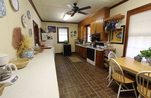 Sullivan's Island House | Cozy, rustic home on Sullivan's Island near beach; great screen porch!