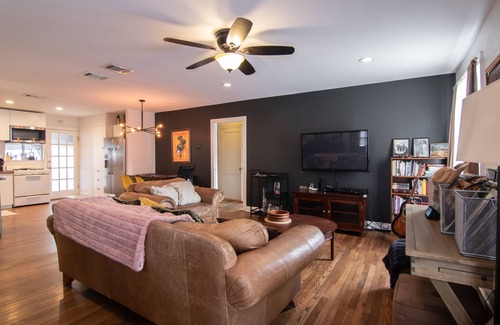 Clarksville House | Cozy rustic, newly remodeled, Clarksville home with Tour Bus