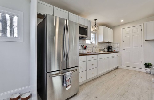 Salem Apartment | Cozy Salem Studio Near Tuscan Village & Boston