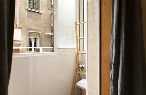 Ciutat Vella Apartment | Cozy Seaside Getaway in Barceloneta – Steps from the Beach!