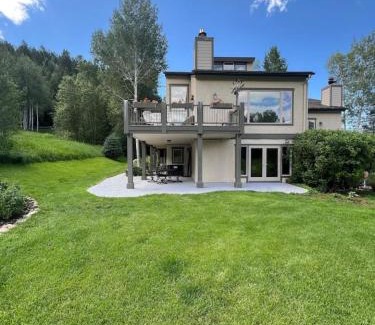 Eagle-Vail House | Cozy Secluded EagleVail 2 bed 2 bathroom On Golf Course