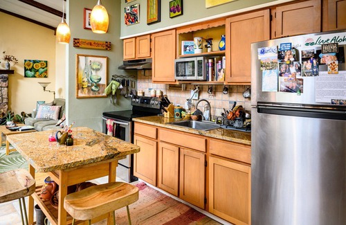 Bushkill House | Cozy secluded waterfront retreat