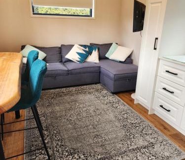 Palmerston North Apartment | Cozy self contained Tiny Home