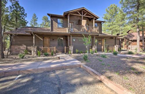 Torreon House | Cozy Show Low Cabin with Golfing and Paved Hiking!