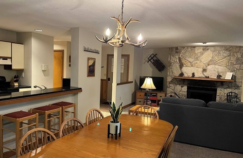 West Dover Condo | Cozy Ski Condo right on Mt Snow