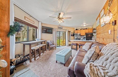 Jefferson Township Condo | Cozy Ski Condo with Pond View