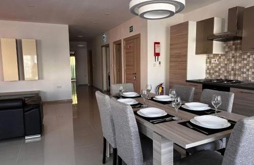 Marsaxlokk House | Cozy, Spacious 3 Bedroom Maisonette, 6 to 9 ppl, 1 min walk from Seafront