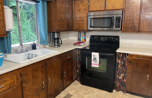 Dice Apartment | Cozy spacious 3-bedroom apartment in lovely Hazard with WiFI
