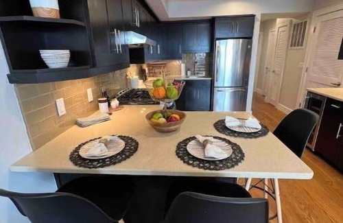 North Bergen Condo | Cozy, spacious, and modern home with quick, convenient NYC Commute & parking!
