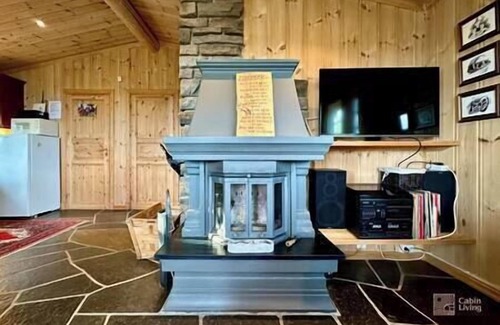 Ringsaker House | Cozy spacious cabin with sauna at Natrudstilen