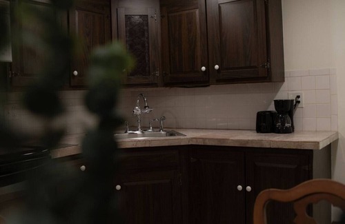 Everett Apartment | Cozy Stay for Singles or Couples
