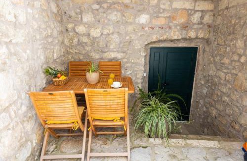 Cavtat Old Town House | Cozy stone house with lovely view in Cavtat centre